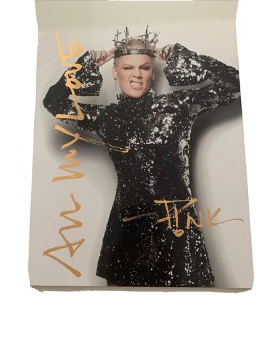P!NK Pink 2019 World Tour Bellissimo Trauma 12 x9 1/2" Nuovo Programma Libro Inglese - Foto 2 di 10