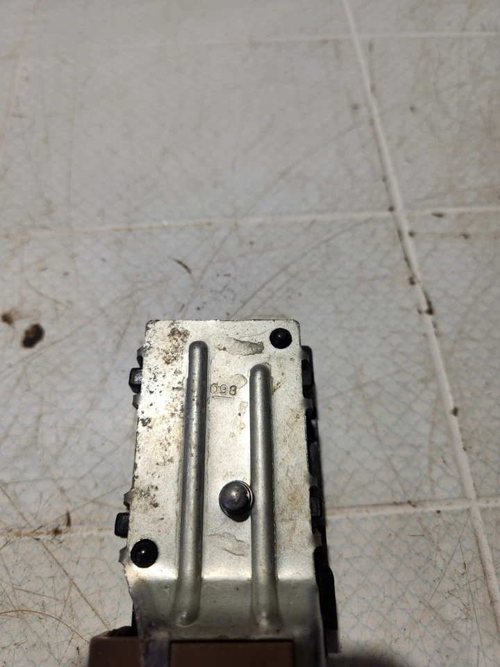 1995096 1995098 1955-1959 GM Light Swiches OEM NOS Foto 3 de 4