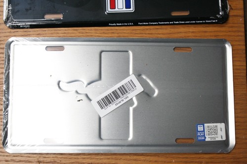 MAN CAVE CHOW CAR Ford mustang HORSE License Plate Muscle car Black Aluminum - Imagen 4 de 5