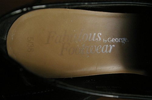 Women's Black Patent Shoes Size 5 - Picture 3 of 3