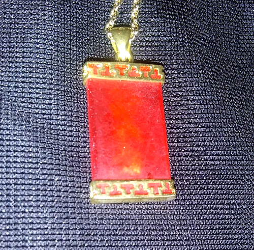Red Jade Pendant With Asian Symbols & Gold Tone Chain Necklace - Picture 5 of 7