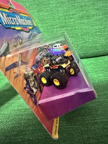 Micro Machines #40 Mighty Monster Truck Collection 1995 New In Sealed Package - Picture 9 of 9