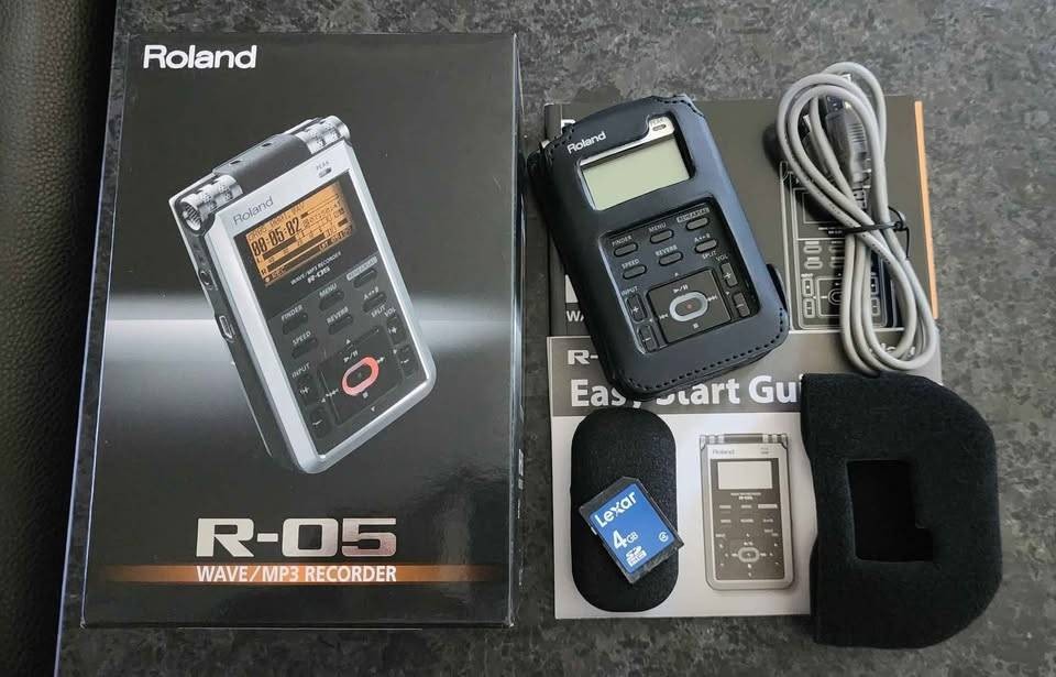 Roland WAVE/MP3 RECORDER R-05 レコーダー 録音機器 Roland R-05 portable audio recorder - CNET