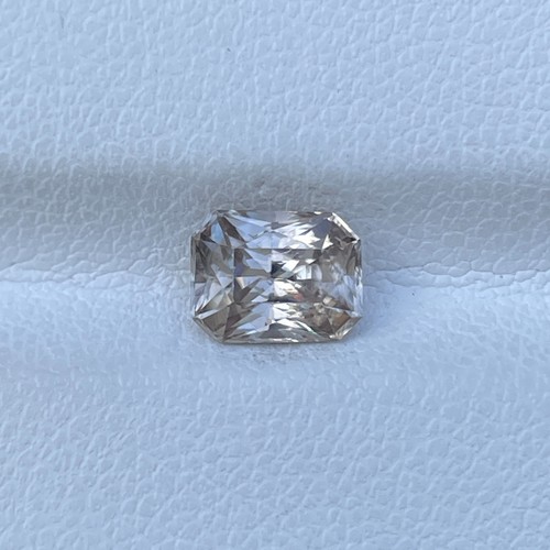 1,92 kt natürlicher Pfirsich Zirkon - strahlend geschliffener Edelstein für individuellen Schmuck - Bild 1 von 5