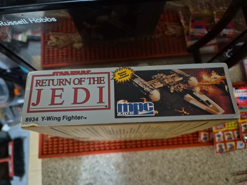 Star Wars Y Wing Fighter Star Wars MPC Plastic Model Kit 1-1975 Partly Build - Picture 3 of 19