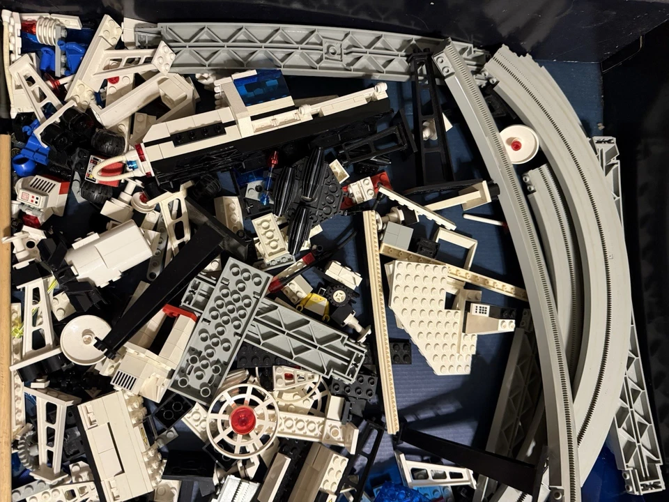 LEGOLAND 6990 Futuron Monorail Transport System - Mostly complete. Read Below - Image 4 of 4