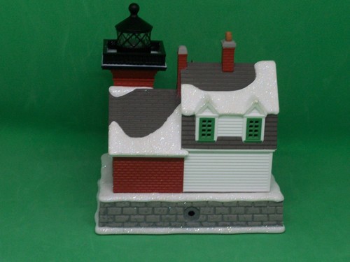 Faro de vacaciones Hallmark 2025 14th - iluminado - nuevo en caja - Imagen 15 de 21