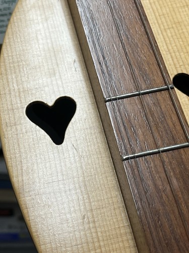McSpadden 4 corde mountain dulcimer (modello 4FHWS) con borsa gig - Foto 9 di 18
