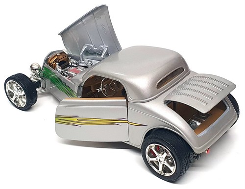 Road Signature 1/18 Scale Diecast 8823F - 1933 Ford Coupe - Silver - Picture 5 of 5