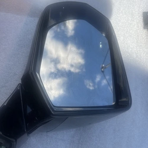 2021 - 2023 CHEVY SUBURBAN OEM LH LEFT DOOR MIRROR W/ TURN SIGNAL + BLIND SPOT