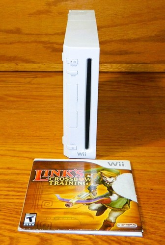 Nintendo Wii RVL-001(USA) GameCube Compatible White-Console w/ 1 Game Works