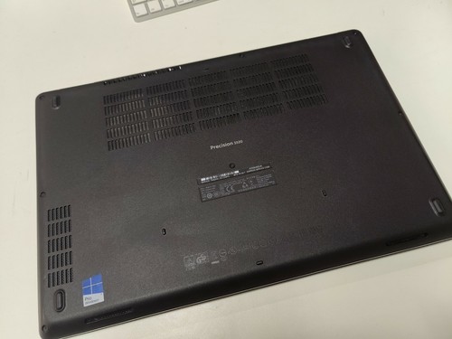 Dell Precision 3520 Xeon E3-1505M V6 3.0GHz 24GB DDR4 512GB SSD Quadro M620 - Picture 8 of 10