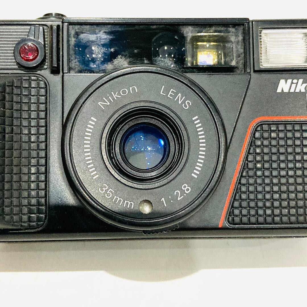 Near Mint Nikon L35 AD2 35mm f/2.8 Point & Shoot Compact