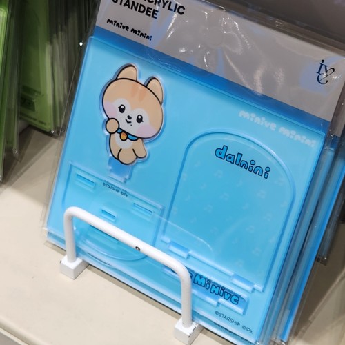 IVE x MINIVE MINI ACRYLIC STANDEE SWITCH POP-UP official MD LineFRIENDS - Picture 9 of 13