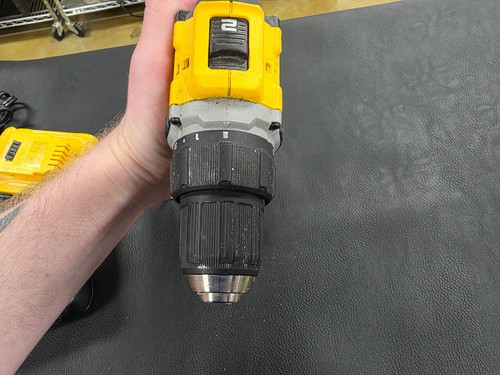 DeWALT DCD794 ATOMIC 20V MAX Brushless 1/2 in. Drill + Battery + Charger - Picture 8 of 8