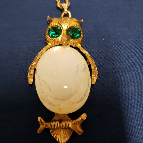 Owl Necklace Green Rhinestone Eyes  White Cabachone Stone Body  24 In Chain  - Picture 1 of 7