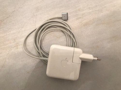 Macbook Air early 2015 13'' Core i5 4GB Ram SSD 256GB Batteria non si carica più - Foto 5 di 16