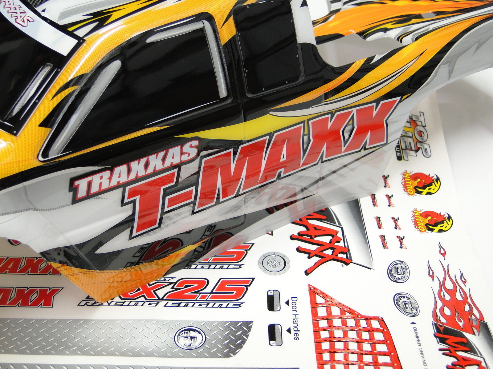 NEW TRAXXAS TMAXX 2.5 Body ProGrapix White RW5W eBay