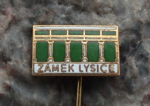 Vintage Zamek Lysice Palace Chateau Moravia Czech Tourist Souvenier Pin Badge - Picture 1 of 4
