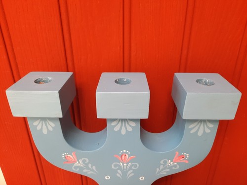 Swedish blue floral wooden candelabra - Picture 7 of 9