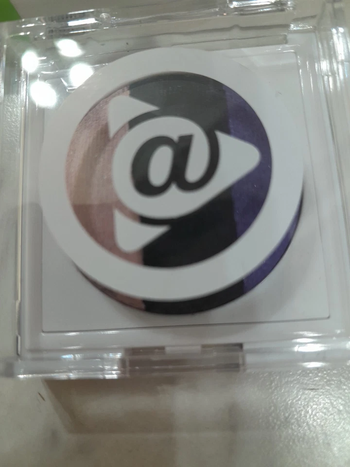 Mary Kay At Play Baked Eye Trio Purple Eclipse mauve - Image 2 of 3