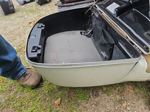 2000 99-05 Yamaha Royal Star Venture XVZ1300 Rear Trunk Luggage Storage Backrest - Picture 6 of 9