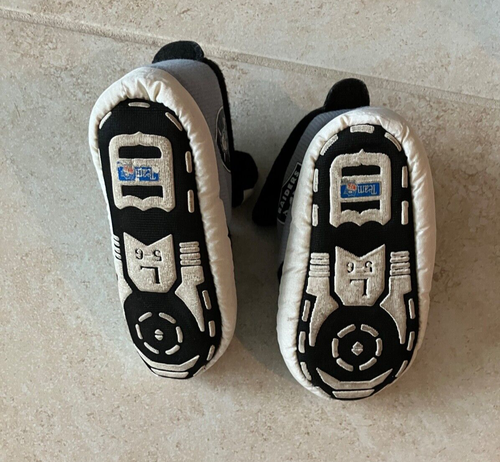 RAIDERS BABY ITEMS, 2 PAIRS OF RAIDERS SLIPPERS, RAIDERS #12 BIB "ALL PRO BABY" - Bild 9 von 9