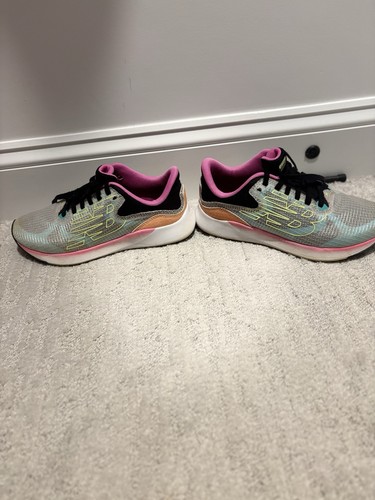 New Balance Dynasoft ( size 8 women’s) - Picture 4 of 8