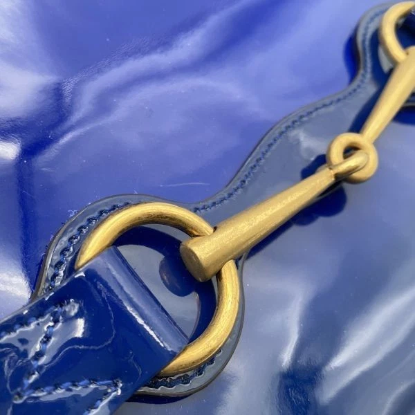 Auténtico bolso bandolera GUCCI Bright Bit motivo ecuestre charol azul usado Foto 3 de 4