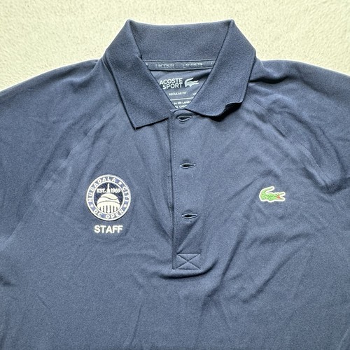 Polo Lacoste Mubadala DC US Open 2024 Tenis Azul Marino Ultra Seco Talla Pequeña - Imagen 2 de 11