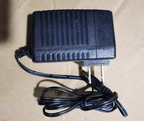 JF015WR-1500100UV 15V 1A 3.5*1.35 Charger Transformer - Photo 2/2