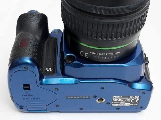 ☆美品☆ PENTAX K30 18-55mm & 50-200mm　＃348 Pentax K30 DSLR Camera with 18-55mm AL and 55-300mm AL Lens