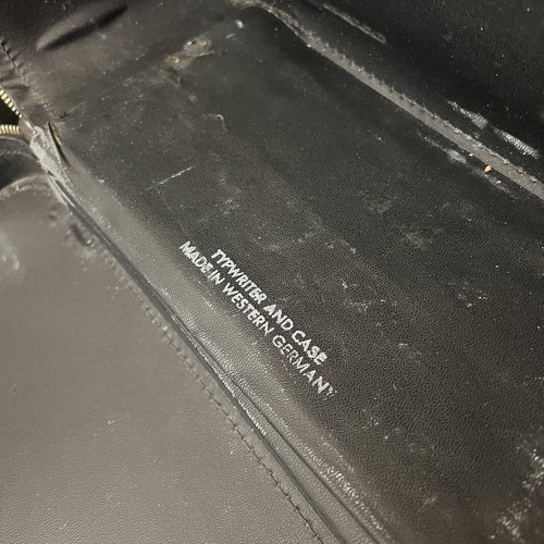 Olympia - Vintage Manual Typewriter with Case - UNTESTED - Picture 21 of 22