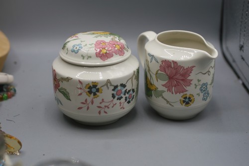 Made In Luxembourg Villeroy & Boch Chintz Pattern Creamer And Sugar EXCELLENT O1 - Picture 4 of 6