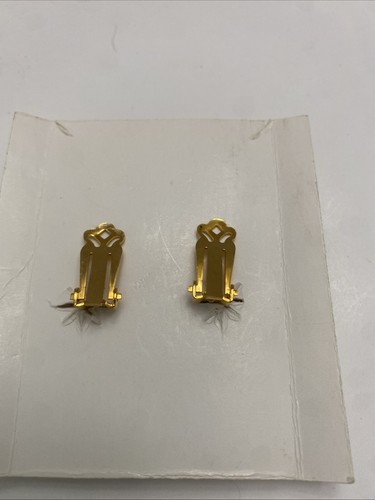 VINTAGE MYRTLEWOOD OREGON CLIP ON RARE WOOD EARRINGS By coMco Old New Stock - Picture 2 of 4