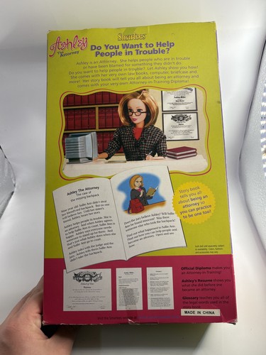 Muñeca Smartees Ashley the Attorney 1999 nueva en caja con libro juguete vintage  - Imagen 4 de 9
