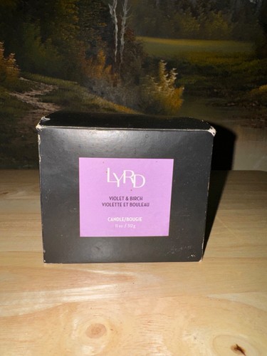 Avon Lyrd violet & birch candle - Picture 2 of 2