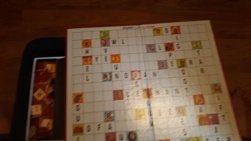 VINTAGE 1975 SCRABBLE FOR JUNIORS SELCHOW & RIGHTER EDITION 4 with EXTRA TILES - Picture 9 of 9