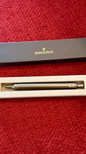 Audemars Piguet VIP Gift Royal Oak Kugelschreiber oliv - nachfüllbar, neu in Box - Bild 3 von 8