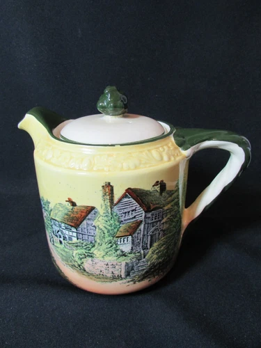 Royal Doulton Teapot Countryside Cottages Pattern c.1930s