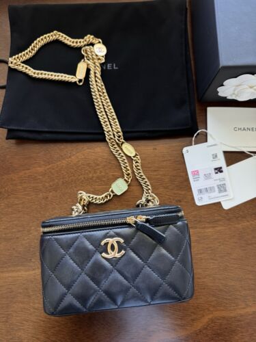 CHANEL Lambskin Enamel Quilted Logo Small Vanity Case With Chain Black
