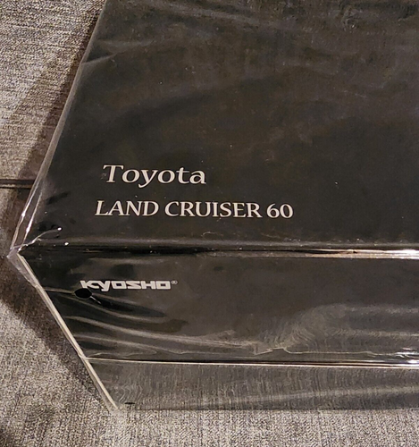 KYOSHO 1/18 BEIGE 1980 TOYOTA LAND CRUISER SAFARI PART # 08956XBE - Picture 15 of 19