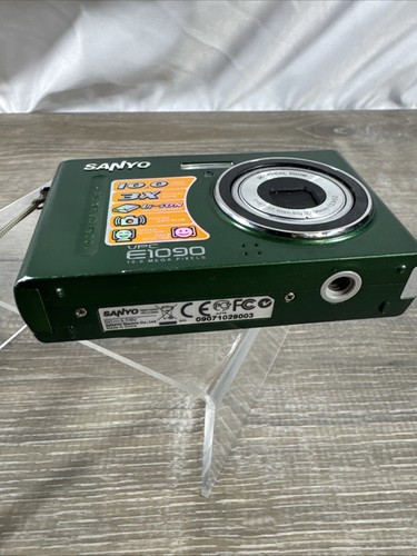 Sanyo VPC-E1090 Green 10 MP Digital Camera- NO Battery- No Charger, Zoom Sticks - Picture 7 of 8