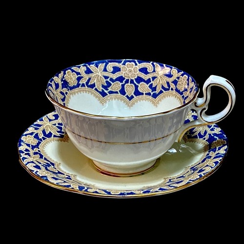 Aynsley Teacup & Saucer French Blue Lace Gold Rim Floral Bouquet Rare HTF - Picture 3 of 10