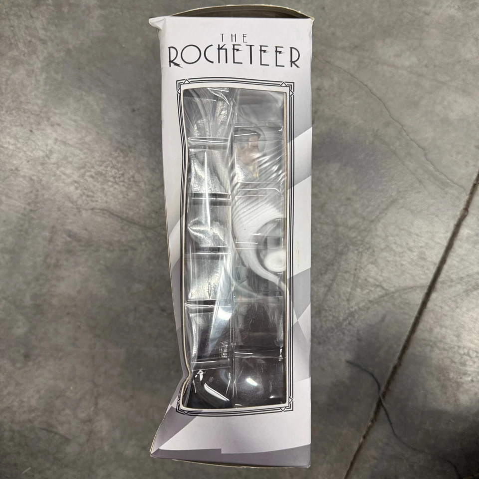 Figura de acción Diamond Select Toys Disney The Rocketeer Walgreen exclusiva 7 en Foto 4 de 4