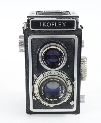 - ZEISS IKON IKOFLEX WITH ZEISS OPTON 75MM F3.5 LENS FOR PARTS/REPAIR(062)