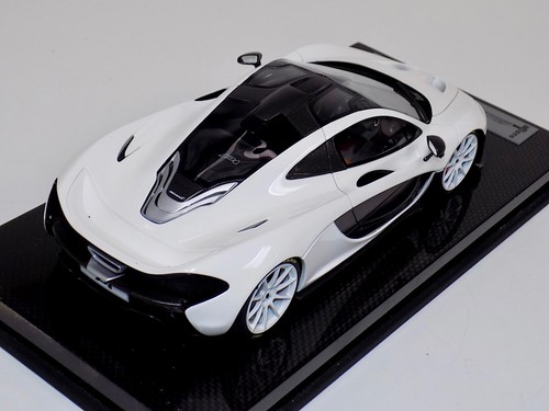 1/18 Tecnomodel McLaren P1 in Gloss White with White wheels one off Carbon - Picture 5 of 8