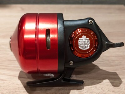 Abu Abumatic 170i Closed Face Spincast Reel w/Box Near mint