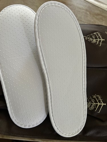 2 paia di pantofole di lusso bianche Four Seasons Hotel Resort taglia M - nuove in confezione - Foto 4 di 4