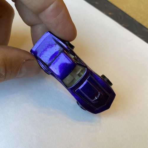 Hotwheels Redline 1968 Custom Corvette Purple & White Interior - Picture 4 of 14